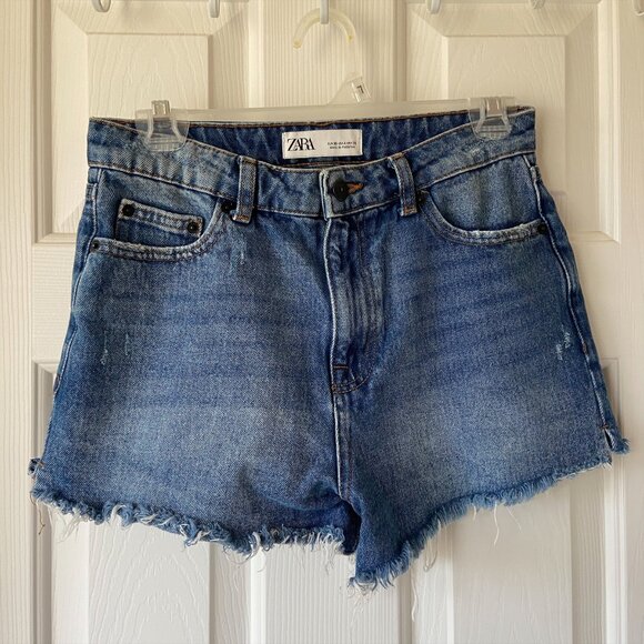 Zara Denim ' The High Waist Short in Soma Blue' with frayed hem- great condition - Picture 1 of 2